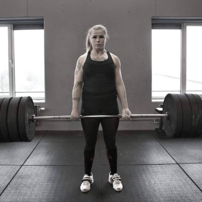 sanne-visser Sanne Visser doet in een sportschool een deadlift
