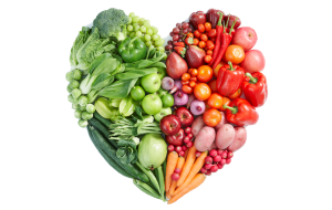 een hart gevormd met groenten en fruit