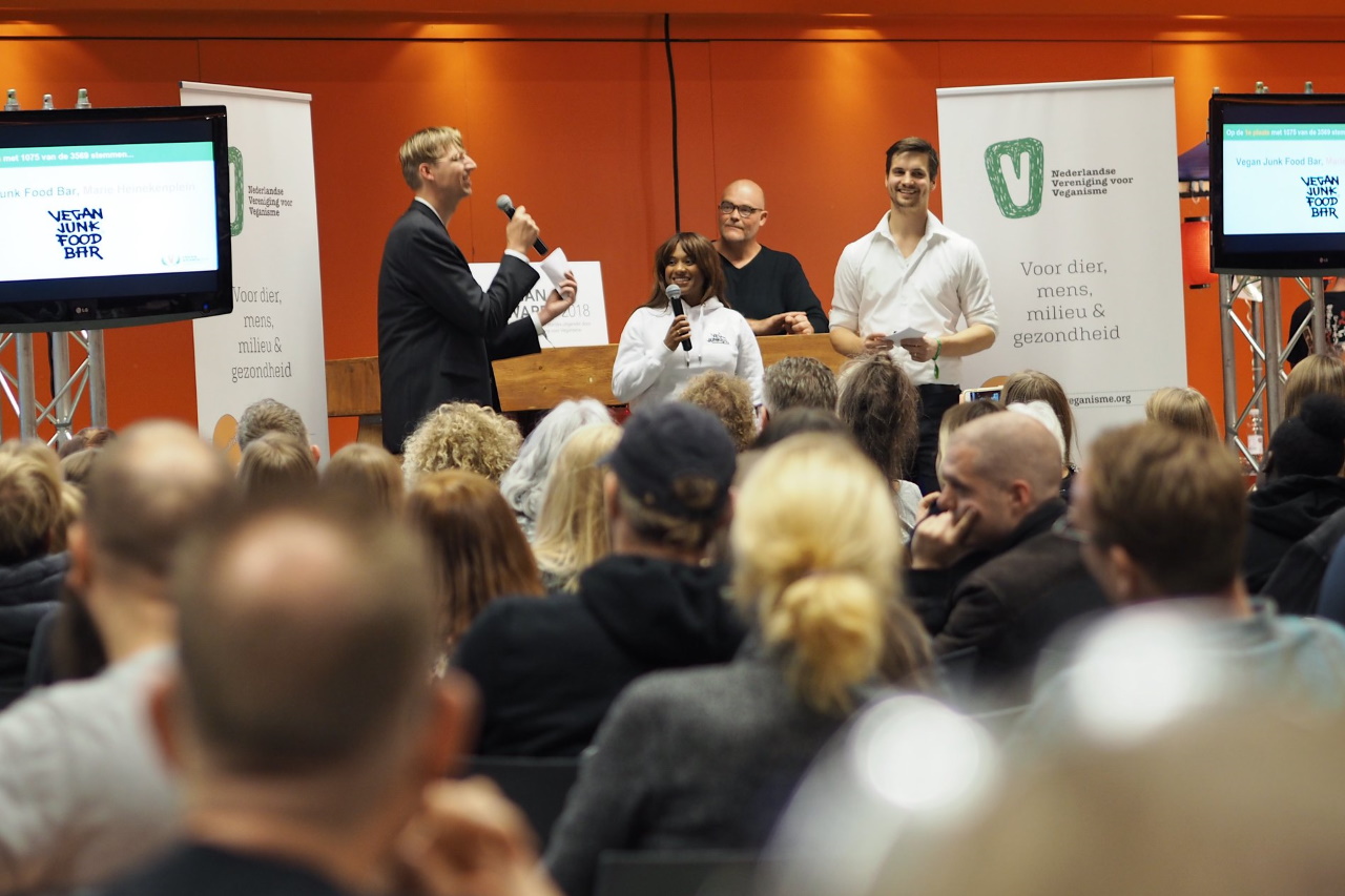 vegan-awards-2018-onderneming-vegan-junk-food-bar Uitreiking van de Vegan Awards 2018, aan de Vegan Junk Food Bar