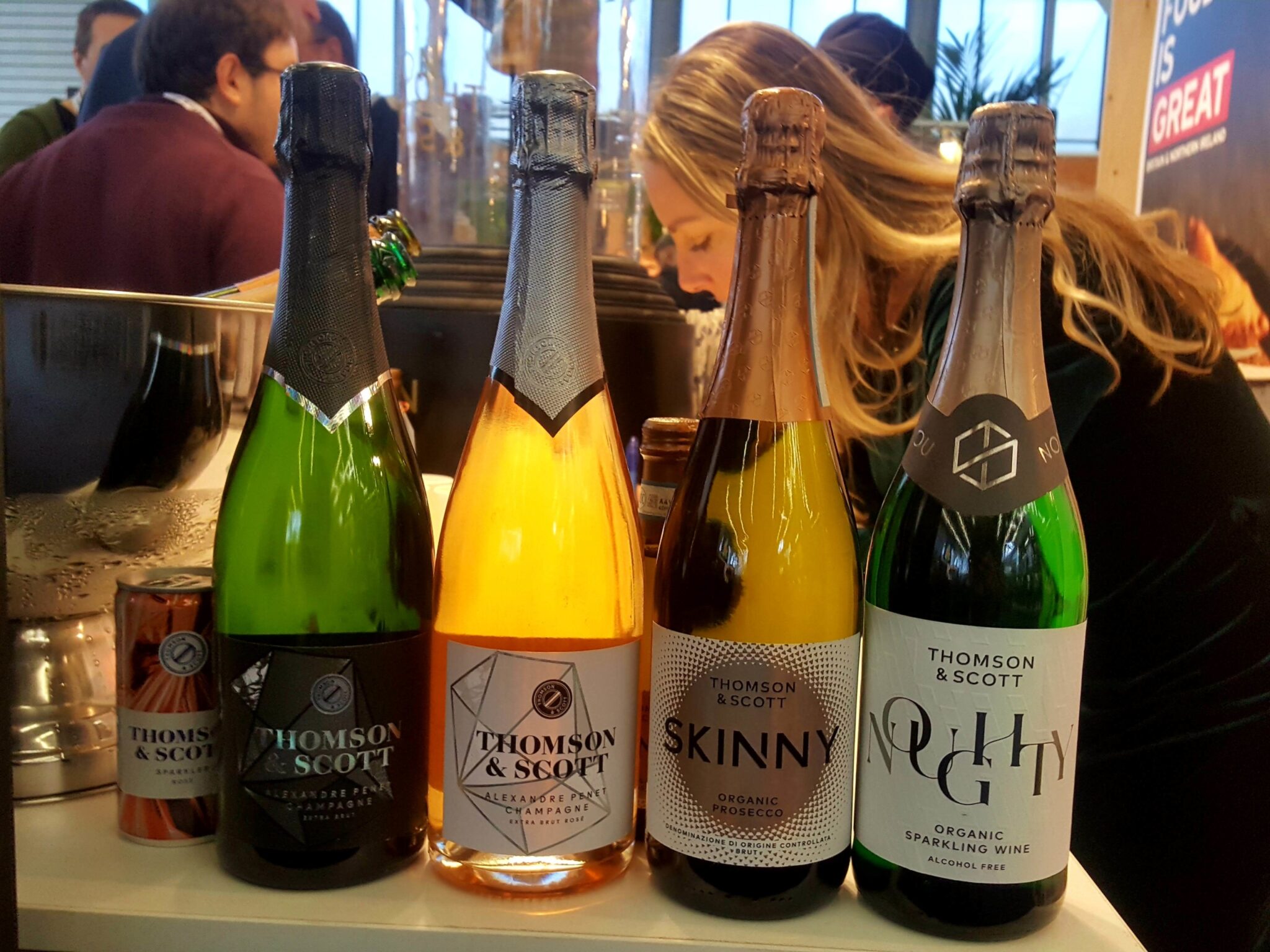 flessen wijn van Thomson & Scott op horecava 2020