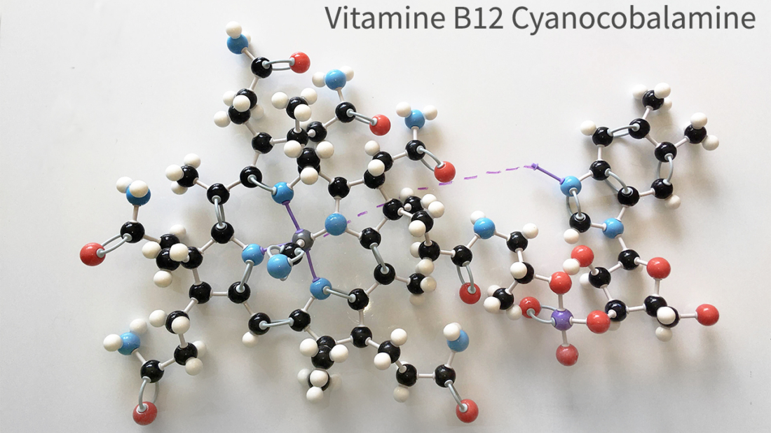 de chemische structuur van de synthetische vitamine B12-vorm cyanocobalamine
