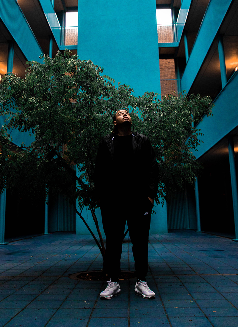 3. Fresku model Fresku voor een boompje op een binnenplein van een gebouw