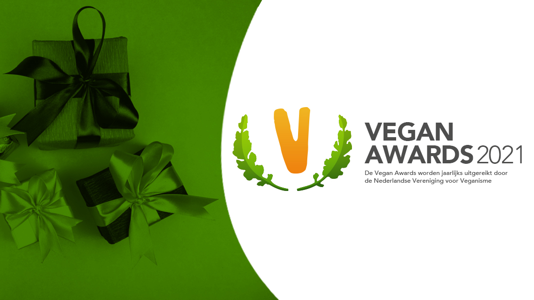 logo van de Vegan Awards 2021 en ingepakte cadeautjes, met de tekst: 'De Vegan Awards worden jaarlijks uitgereikt door de NVV.'