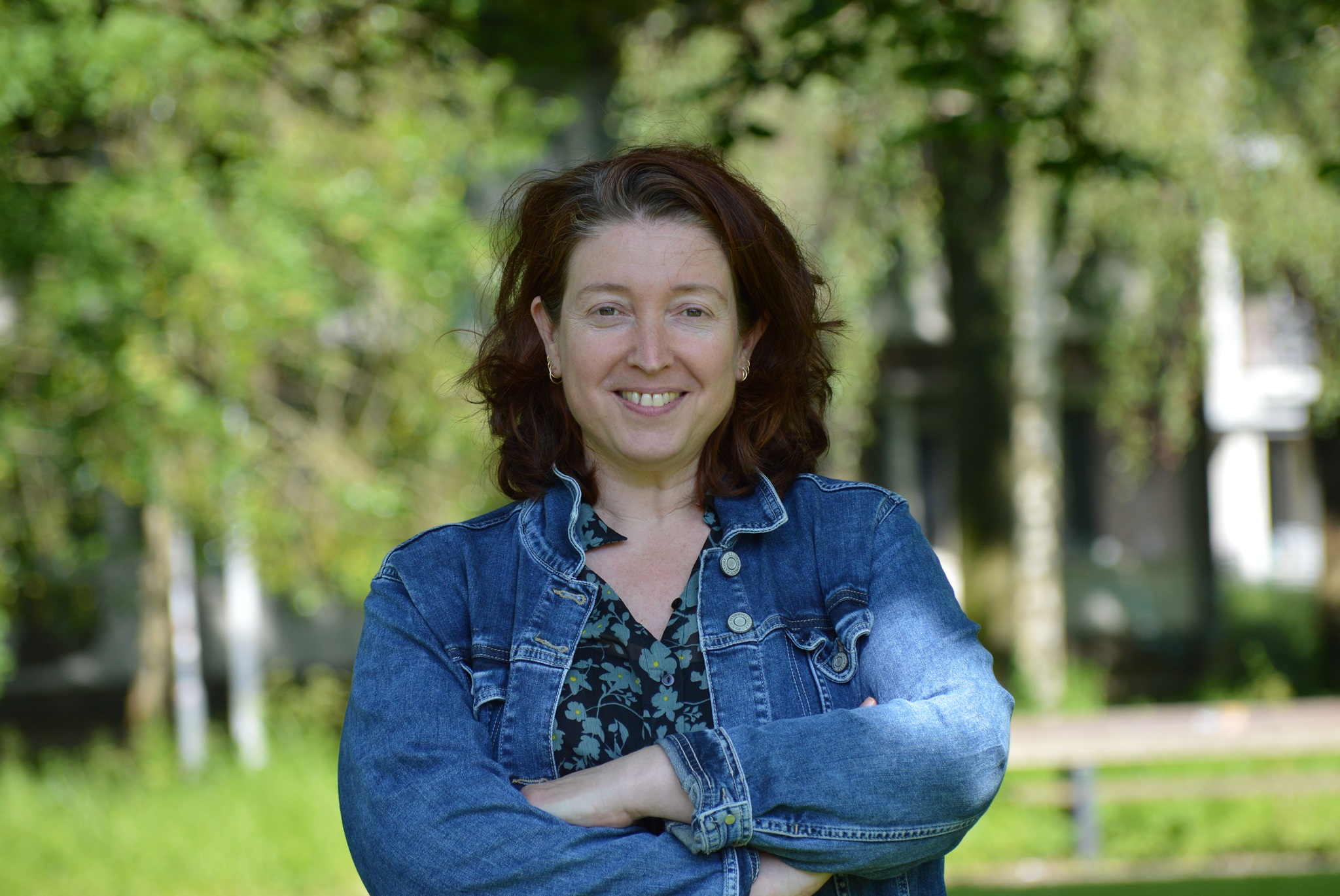 Danielle_Vol_voorzitter_NVV_ Danielle Vol-van der Holst, in een park in haar woonplaats Dordrecht. Zij is voorzitter van de Nederlandse Vereniging voor Veganisme.