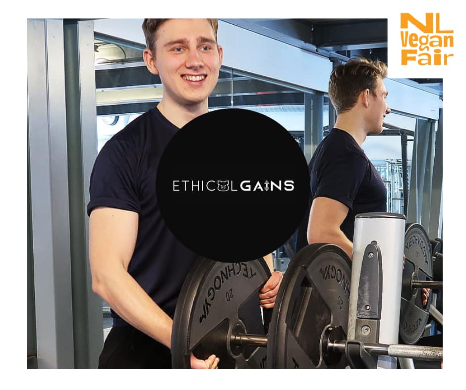 455815982_1039048040910730_1420379821838227534_n Standhouder van Ethical Gains bij een fitnesstoestel