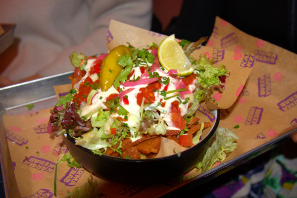 De Karma Kebab El Pastor loaded fries Rijkelijk opgemaakte El Pastor loaded fries